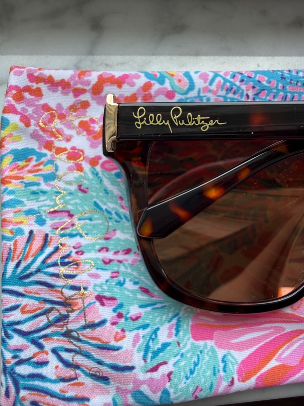 Lilly Pulitzer sunglasses - Picture 3 of 7